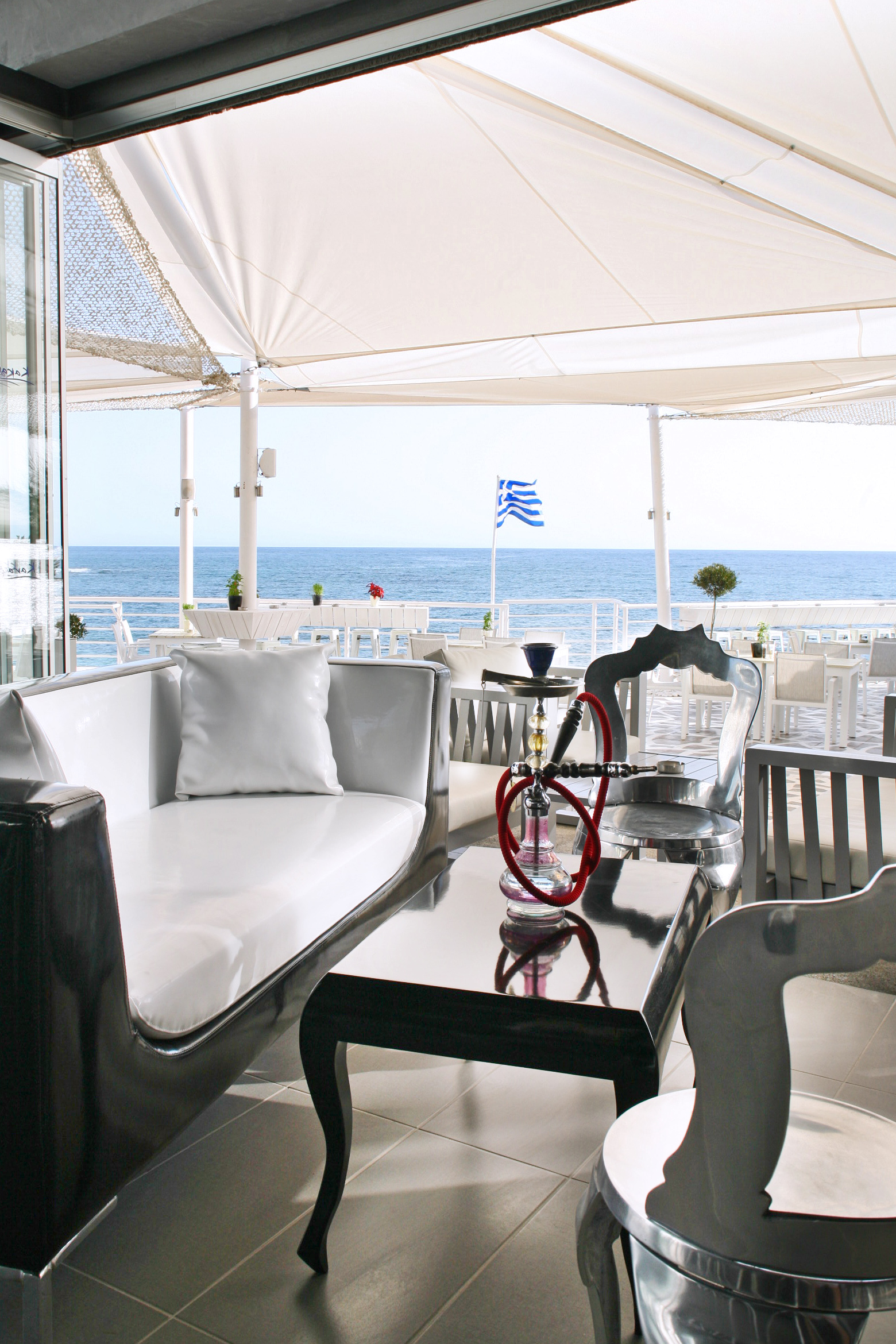 Karavi Café Bar Restaurant