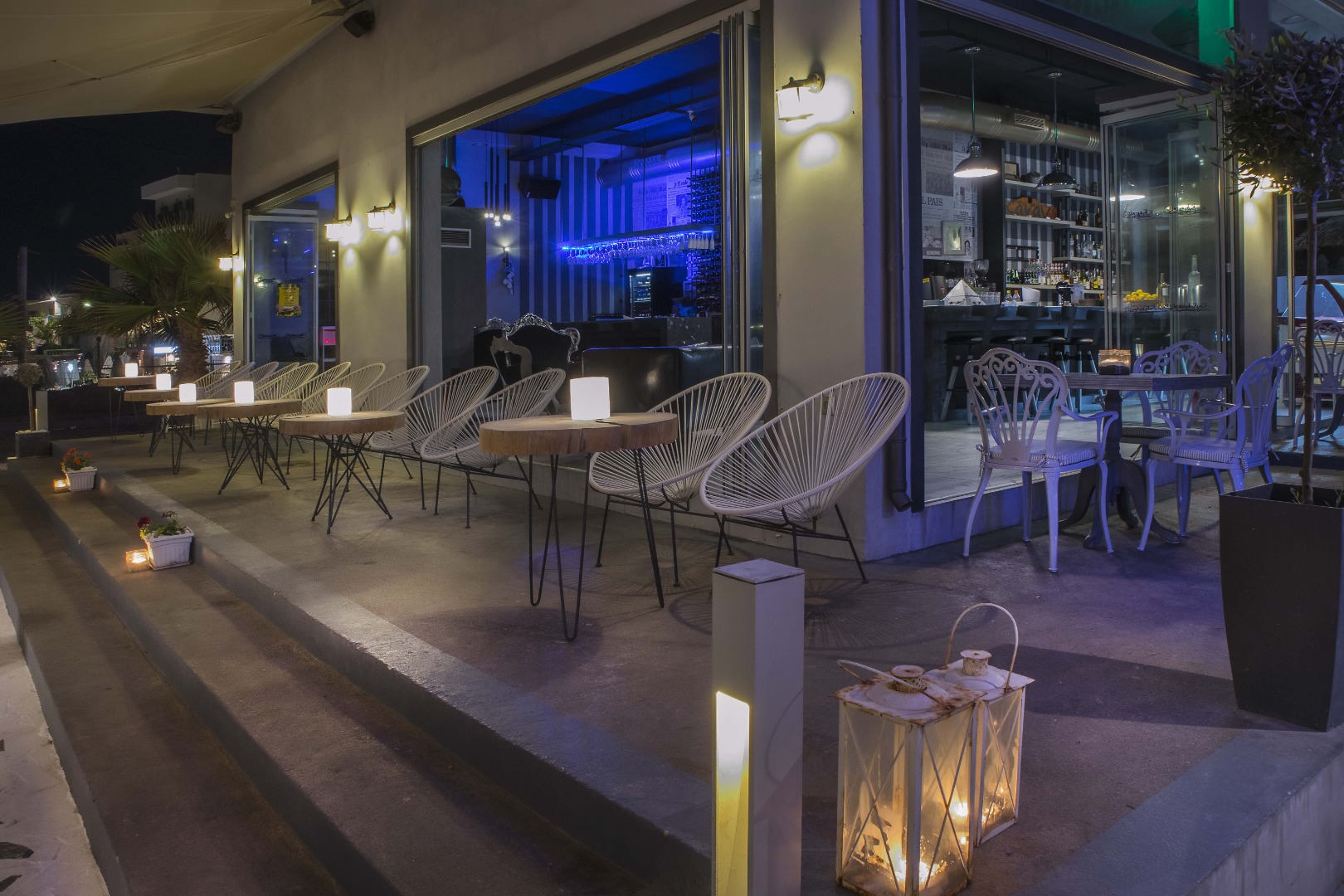 Karavi Café Bar Restaurant