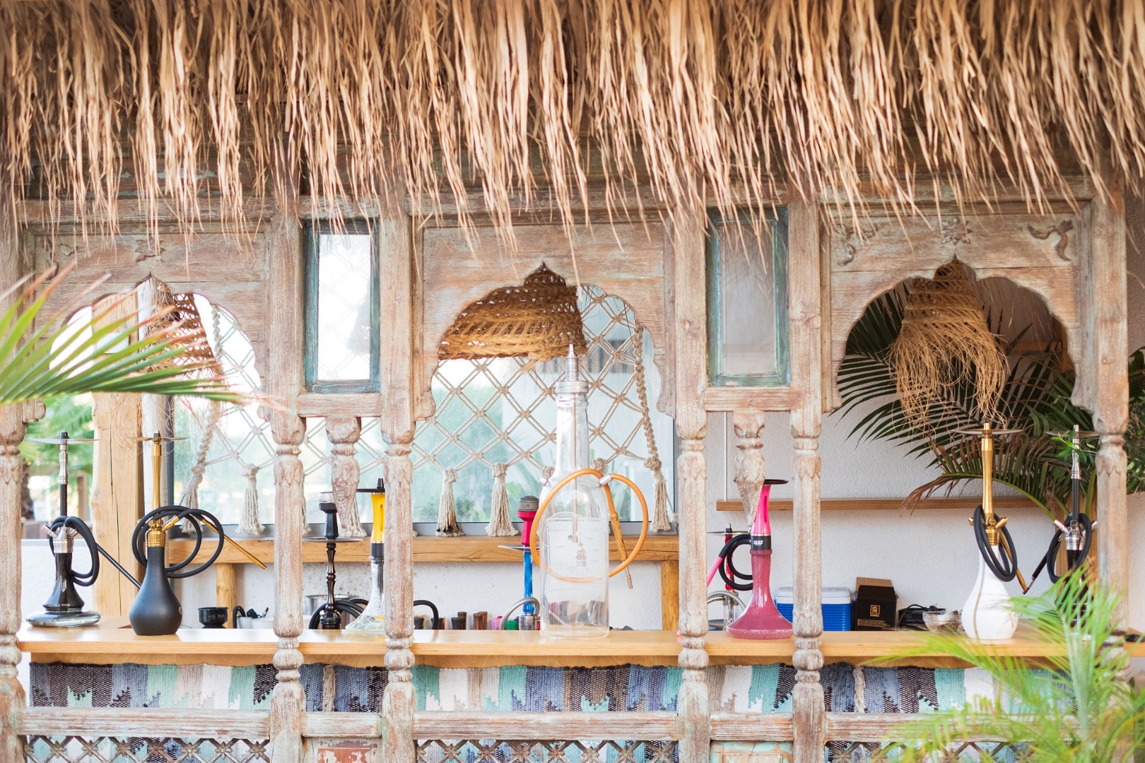 Karavi Café Bar Restaurant