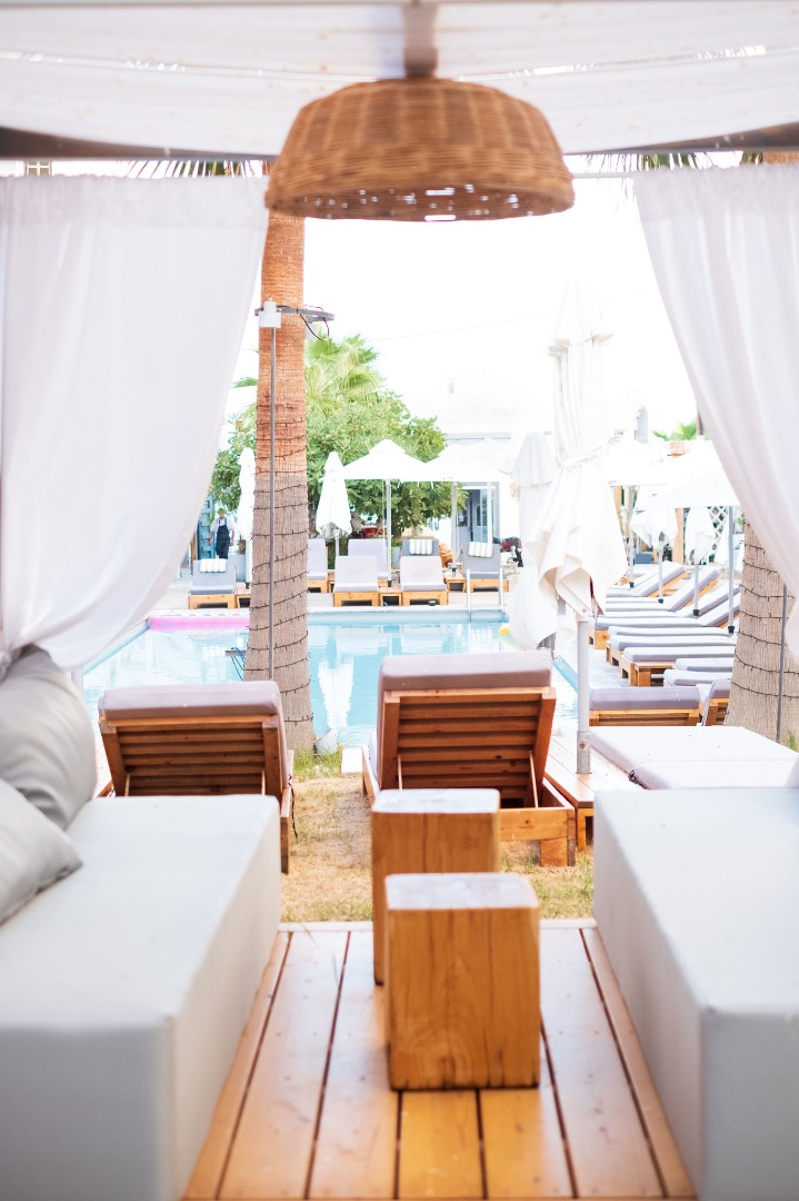 Karavi Café Bar Restaurant