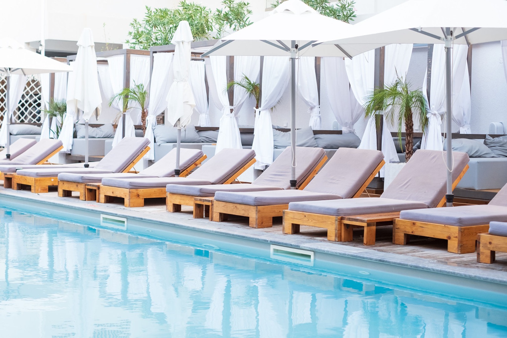 Karavi Café Bar Restaurant