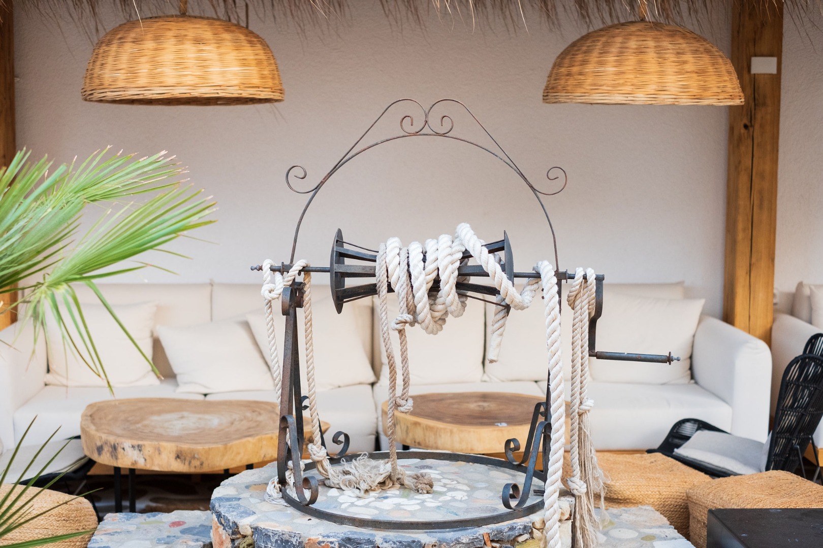 Karavi Café Bar Restaurant