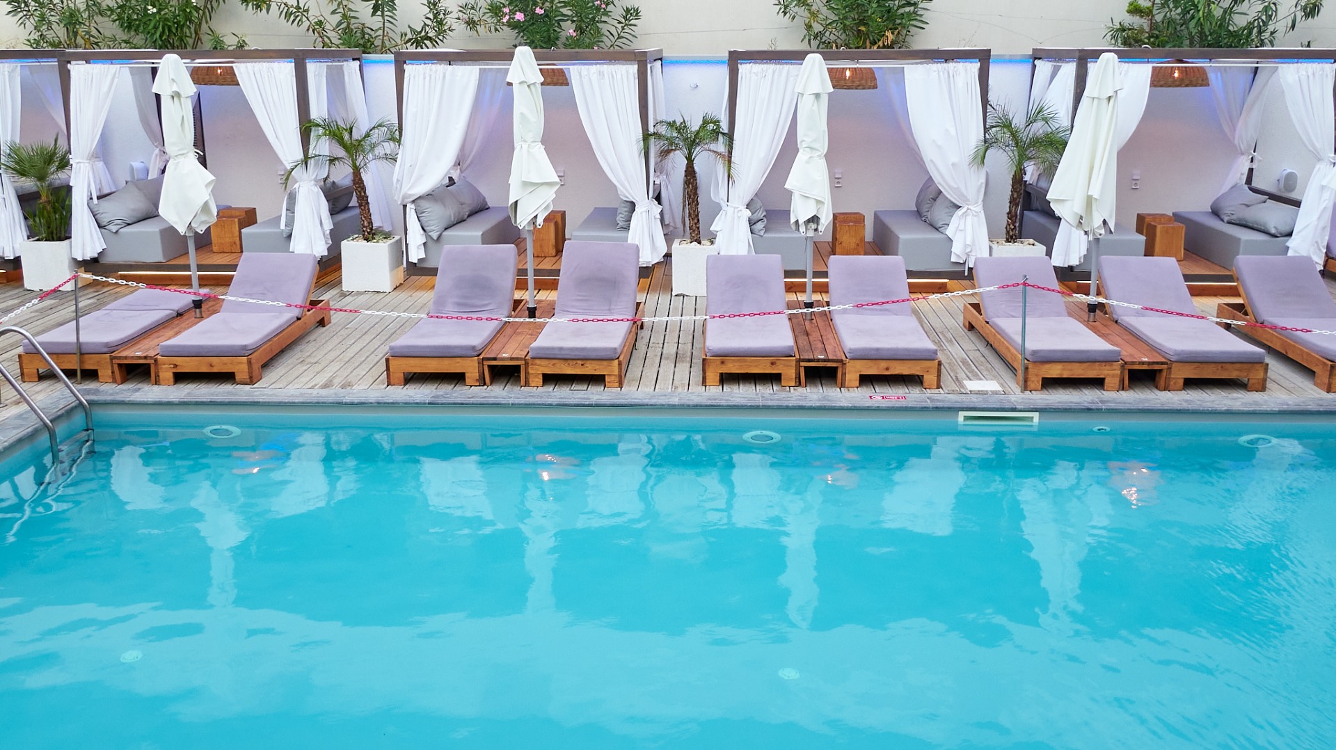 Karavi Café Bar Restaurant